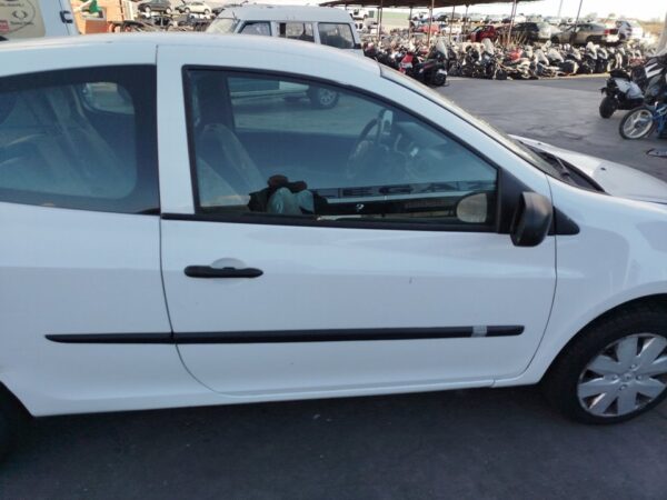 PUERTA DELANTERA DERECHA RENAULT CLIO III