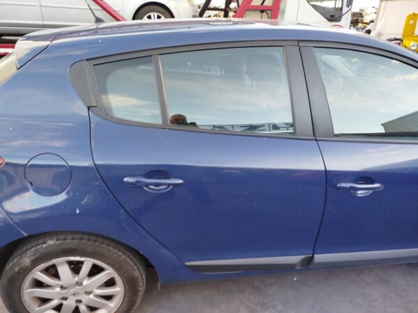 PUERTA TRASERA DERECHA RENAULT MEGANE III BERLINA 5P