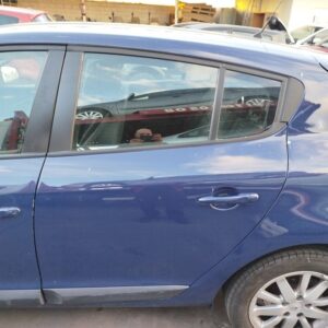 PUERTA TRASERA IZQUIERDA RENAULT MEGANE III BERLINA 5P