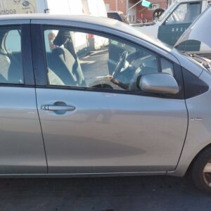 PUERTA DELANTERA DERECHA TOYOTA YARIS (KSP9/SCP9/NLP9)