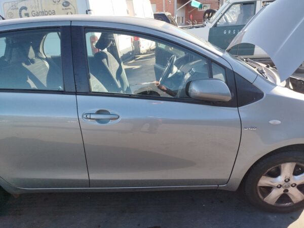 PUERTA DELANTERA DERECHA TOYOTA YARIS (KSP9/SCP9/NLP9)