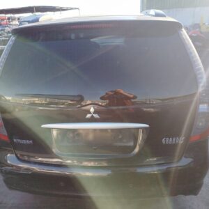 PORTON TRASERO MITSUBISHI GRANDIS (NA0W)