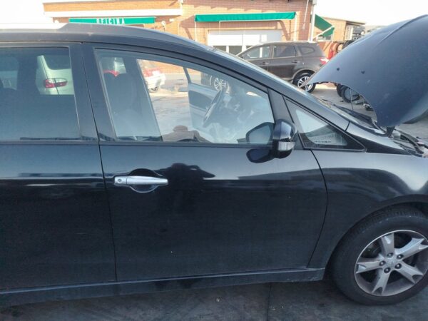 PUERTA DELANTERA DERECHA MITSUBISHI GRANDIS (NA0W)