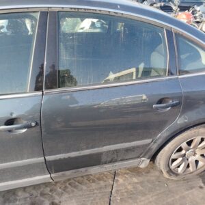 PUERTA TRASERA IZQUIERDA VOLKSWAGEN PASSAT BERLINA (3B3)