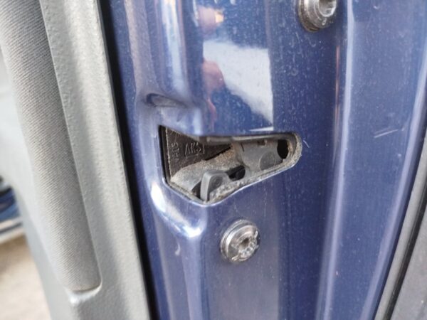 CERRADURA PUERTA DELANTERA DERECHA VOLKSWAGEN POLO IV (9N1)