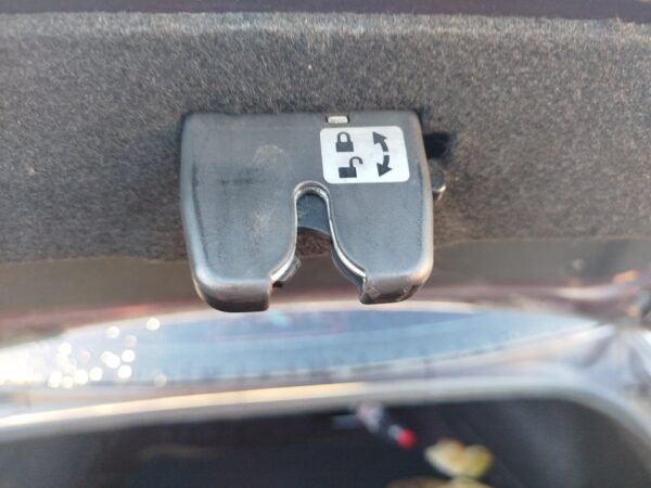 CERRADURA MALETERO / PORTON HYUNDAI SONATA (NF)