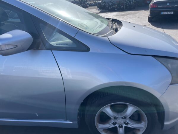 ALETA DELANTERA DERECHA MITSUBISHI GRANDIS (NA0W)