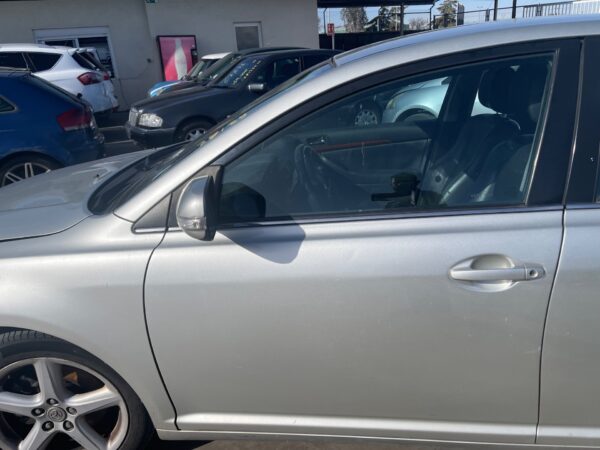 PUERTA DELANTERA IZQUIERDA TOYOTA AVENSIS BERLINA (T25)