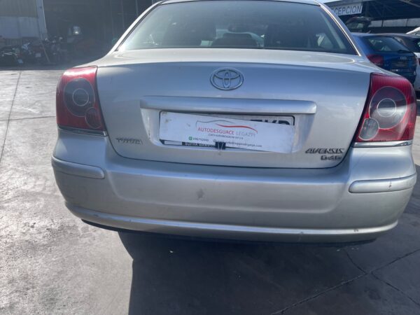 TAPA MALETERO TOYOTA AVENSIS BERLINA (T25)