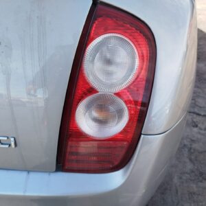 PILOTO TRASERO DERECHO NISSAN MICRA (K12E)