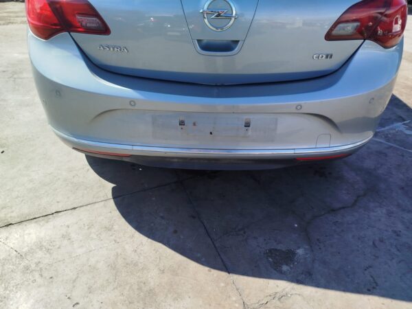 PARAGOLPES TRASERO OPEL ASTRA J BERLINA 5P