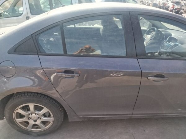 PUERTA TRASERA DERECHA CHEVROLET CRUZE