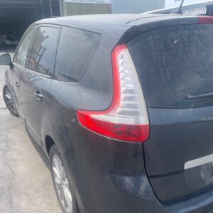 PILOTO TRASERO IZQUIERDO RENAULT SCENIC III (JZ)