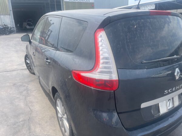 PILOTO TRASERO IZQUIERDO RENAULT SCENIC III (JZ)