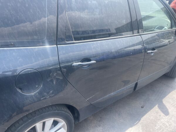 PUERTA TRASERA DERECHA RENAULT SCENIC III (JZ)