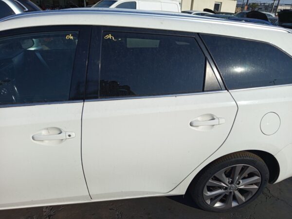 PUERTA TRASERA IZQUIERDA TOYOTA AURIS TOURING SPORTS (E18)