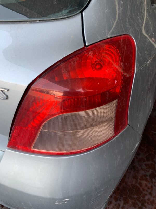 PILOTO TRASERO DERECHO TOYOTA YARIS (KSP9/SCP9/NLP9)