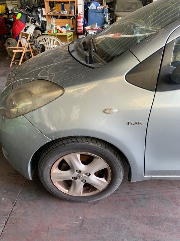 ALETA DELANTERA IZQUIERDA TOYOTA YARIS (KSP9/SCP9/NLP9)