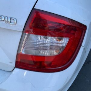 PILOTO TRASERO DERECHO SKODA RAPID (NH)