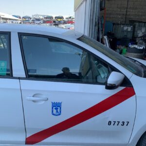 PUERTA DELANTERA DERECHA SKODA RAPID (NH)