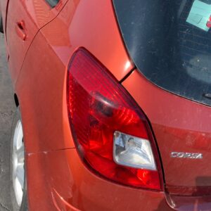 PILOTO TRASERO IZQUIERDO OPEL CORSA D