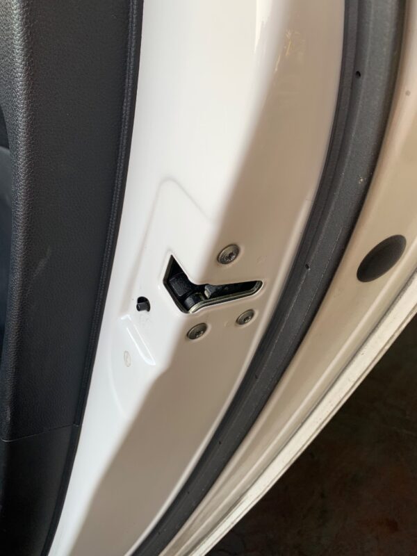 CERRADURA PUERTA TRASERA DERECHA HYUNDAI IX35 (EL/LM)