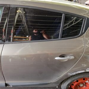 PUERTA TRASERA IZQUIERDA RENAULT MEGANE III BERLINA 5P