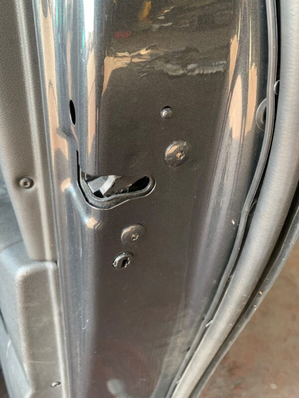 CERRADURA PUERTA TRASERA DERECHA PEUGEOT 5008