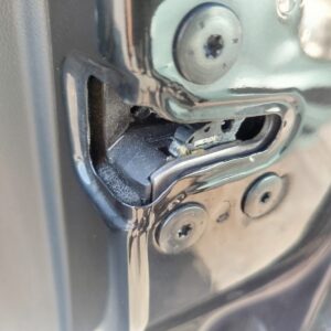 CERRADURA PUERTA TRASERA IZQUIERDA RENAULT LAGUNA III BERLINA