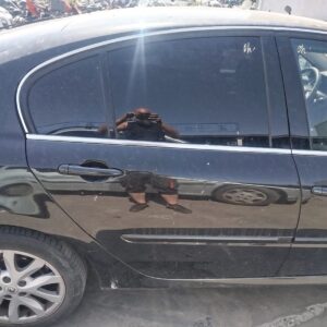 PUERTA TRASERA DERECHA RENAULT LAGUNA III BERLINA