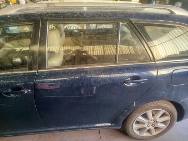 PUERTA TRASERA IZQUIERDA TOYOTA AVENSIS WAGON (T25)