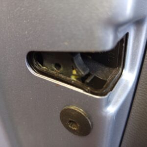 CERRADURA PUERTA TRASERA IZQUIERDA VOLKSWAGEN GOLF VI (5K1)(10.2008)