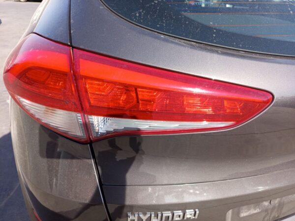 PILOTO TRASERO IZQUIERDO INTERIOR HYUNDAI TUCSON (TL)