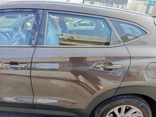 PUERTA TRASERA IZQUIERDA HYUNDAI TUCSON (TL)