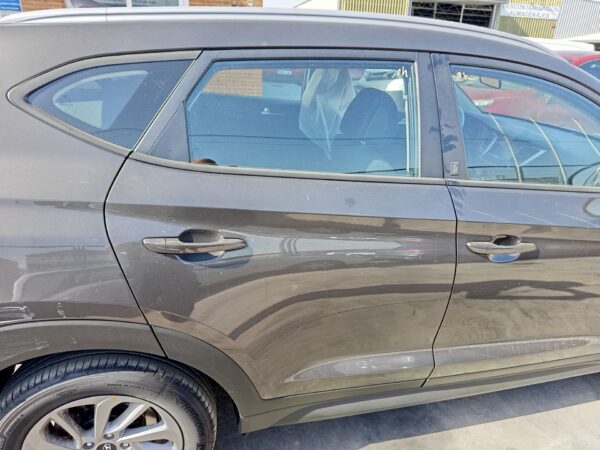 PUERTA TRASERA DERECHA HYUNDAI TUCSON (TL)