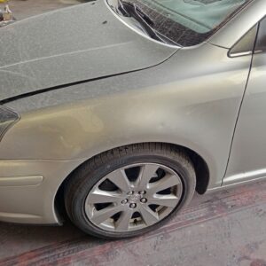 ALETA DELANTERA IZQUIERDA TOYOTA AVENSIS BERLINA (T25)