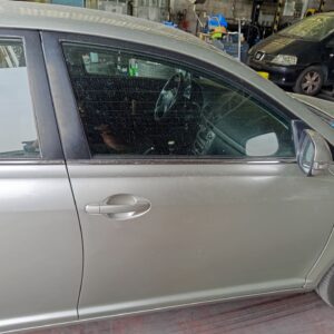 PUERTA DELANTERA DERECHA TOYOTA AVENSIS BERLINA (T25)