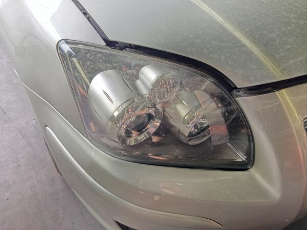 FARO DERECHO TOYOTA AVENSIS BERLINA (T25)