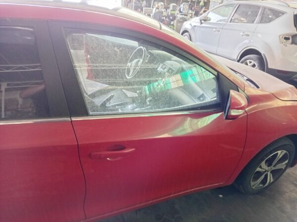 PUERTA DELANTERA DERECHA NISSAN PULSAR (C13M)