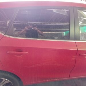 PUERTA TRASERA DERECHA NISSAN PULSAR (C13M)