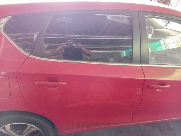 PUERTA TRASERA DERECHA NISSAN PULSAR (C13M)