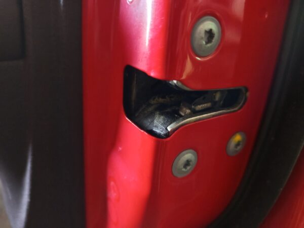 CERRADURA PUERTA DELANTERA DERECHA NISSAN PULSAR (C13M)