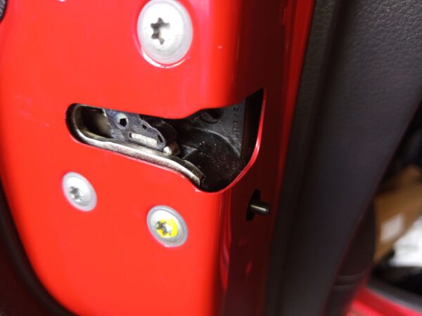 CERRADURA PUERTA TRASERA IZQUIERDA NISSAN PULSAR (C13M)
