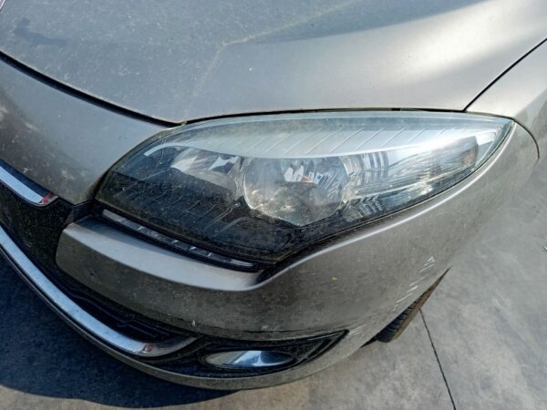 FARO IZQUIERDO RENAULT MEGANE III BERLINA 5P