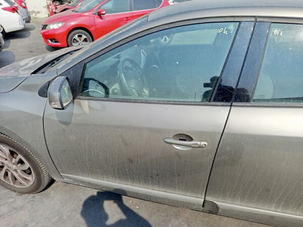 PUERTA DELANTERA IZQUIERDA RENAULT MEGANE III BERLINA 5P