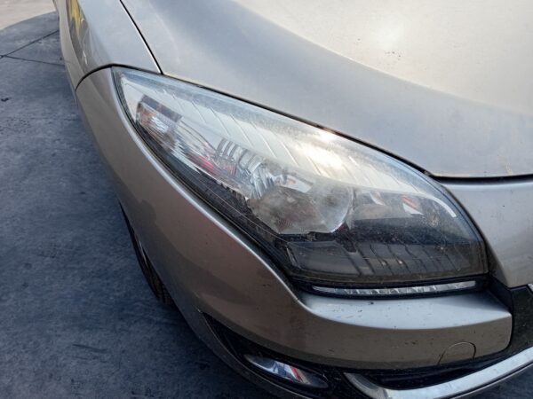 FARO DERECHO RENAULT MEGANE III BERLINA 5P