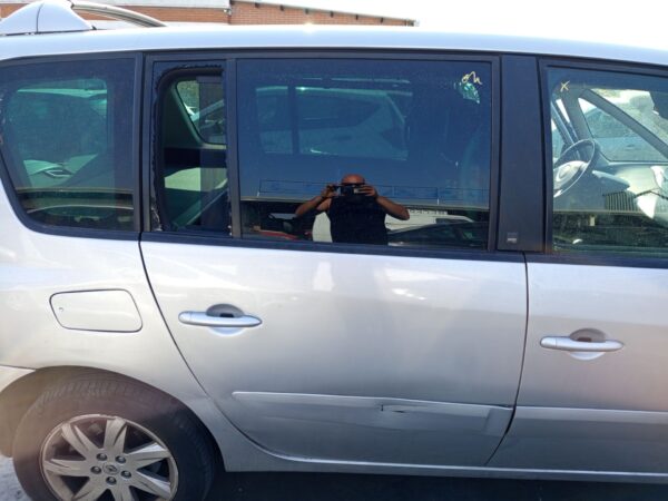 PUERTA TRASERA DERECHA RENAULT ESPACE IV (JK0)