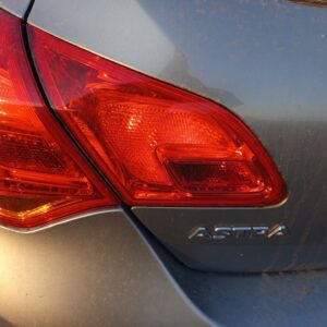 PILOTO TRASERO IZQUIERDO INTERIOR OPEL ASTRA J BERLINA 5P