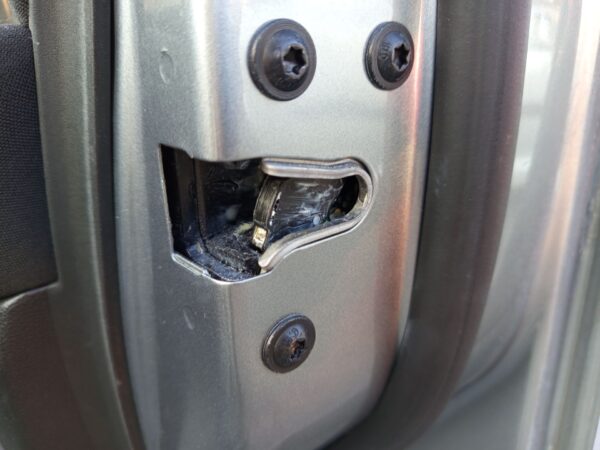 CERRADURA PUERTA DELANTERA DERECHA OPEL ASTRA J BERLINA 5P