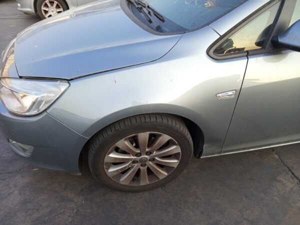 ALETA DELANTERA IZQUIERDA OPEL ASTRA J BERLINA 5P